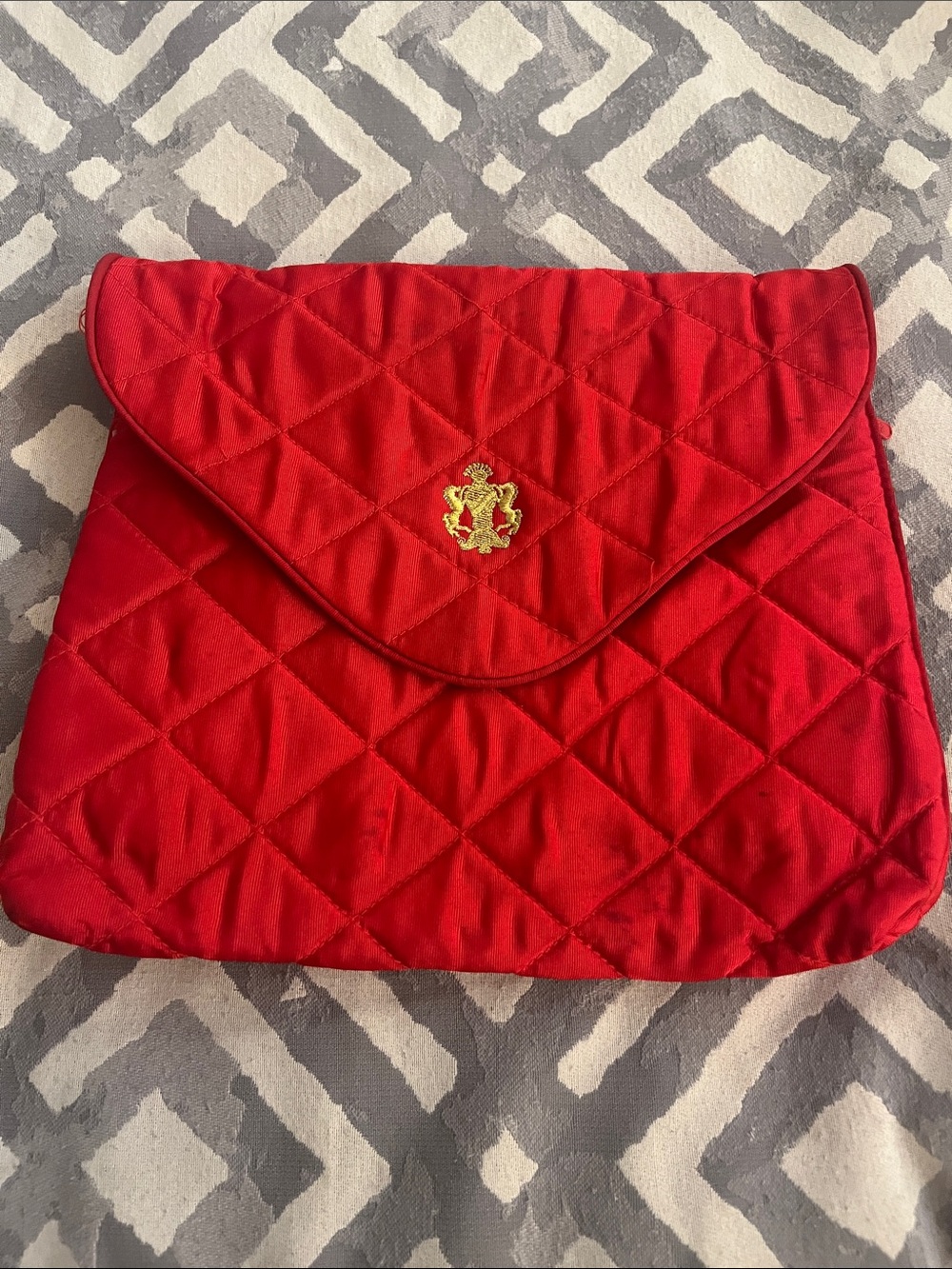 ❤️ 6 for 20 ❤️ Quilted Red Satin Envelope Travel Case with Gold Crest